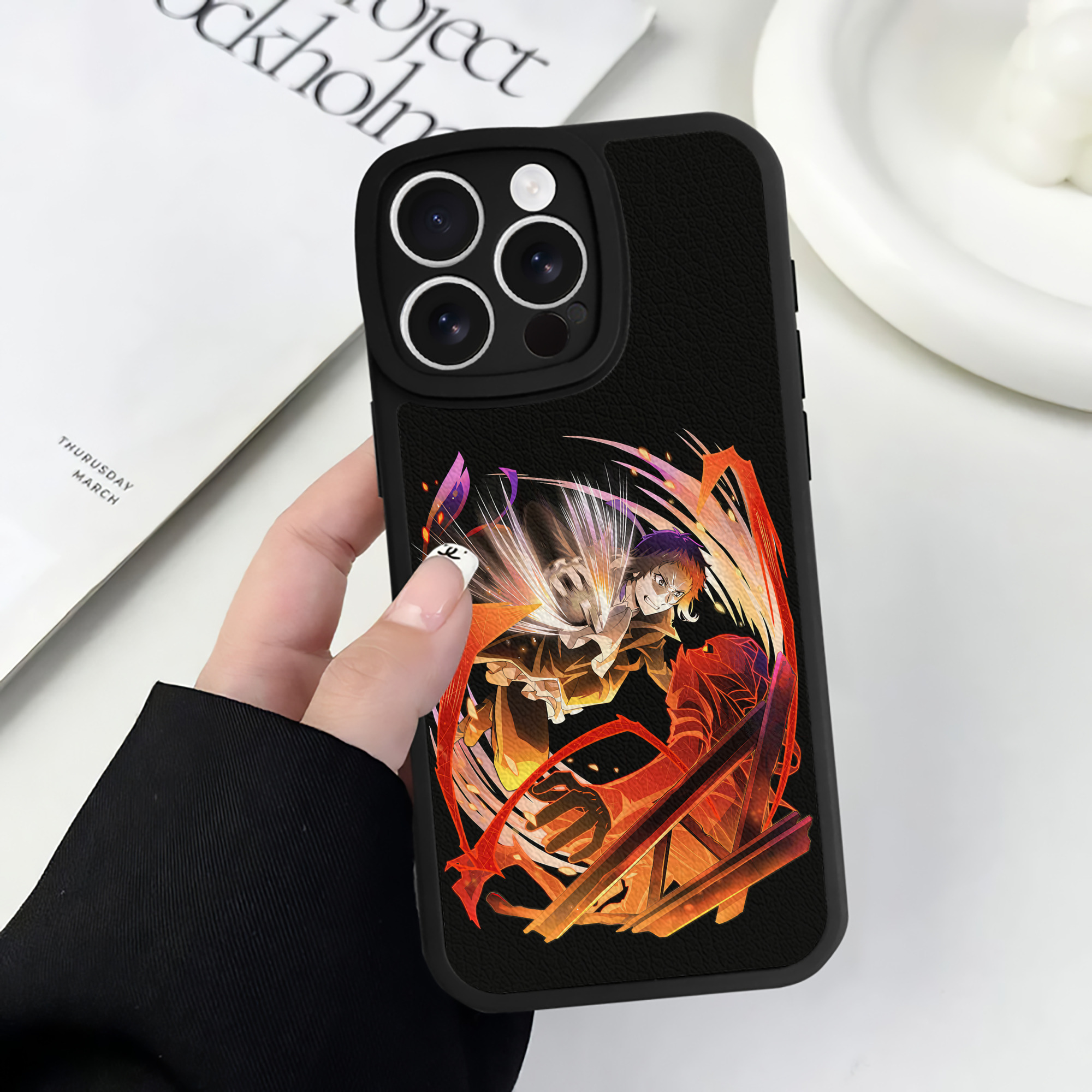 （画像用） 文豪ストレイドッグス Bungo Stray Dogs 【iPhone 16シリーズ対応】シリコンスマホケース（レザー調） 材質：シリコン